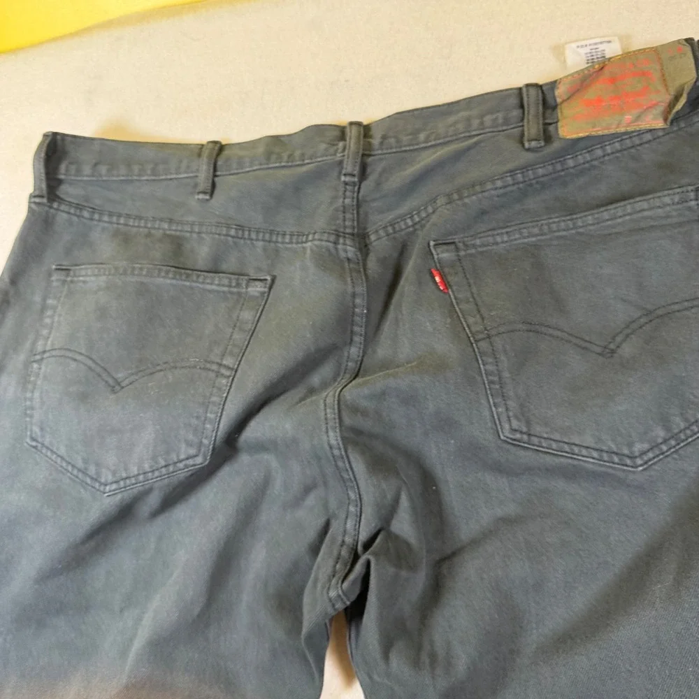 Levis 501 Original Fit Mens Charcoal Gray Straight Leg Button Fly Pants 42x30